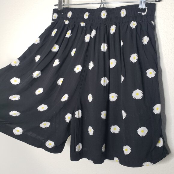 Urban Outfitters Women's Sz  S Black Floral Flowy Shorts - Picture 3 of 6
